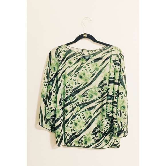 Green Floral Animal Print Top by Carolyn Strauss - Picture 2 of 3
